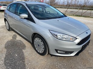 Ford Focus '16 0€ τέλη, bookservice,navi,parktronic,θερμαινόμενα