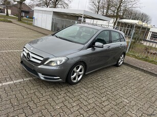 Mercedes-Benz B 180 '13