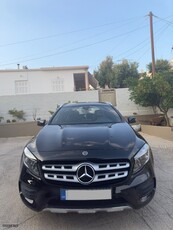 Mercedes-Benz GLA 200 '17 AMG