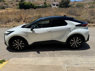 Toyota C-HR '24 1.8 HYBRID CLUB BI TONE