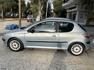 Peugeot 206 '01 155000 KM. Χρηματοδότηση τραπέζης. Πληρωμένα τέλη