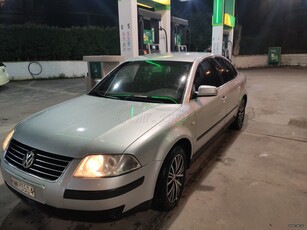 Volkswagen Passat '02 1.6 COMFORTLINE