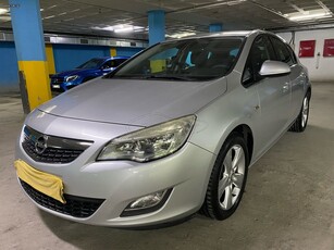 Opel Astra '11 J Cosmo Full Extra