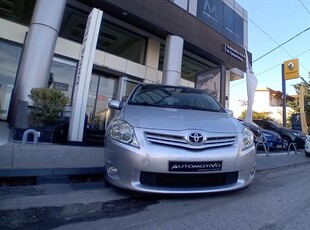 TOYOTA AURIS 2011