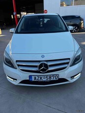 Mercedes-Benz B 180 '12