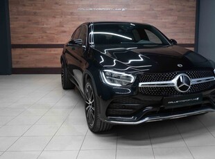 Mercedes-Benz GLC Coupe '21 300 de AMG LINE