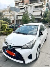 Toyota Yaris '16 HYBRID AUTOMATIC