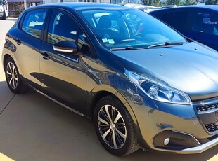 Peugeot 208 '17 1,2!82hp!ΠΑΝΟΡΑΜΑ!Camera!Clima!Navi!Parktronic!ΓΡΑΜΜΑΤΙΑ ΜΕΤΑΞΥΜΑΣ!