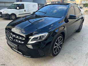 Mercedes-Benz GLA 180 '17 D URBAN 7G-DCT PANORAMA