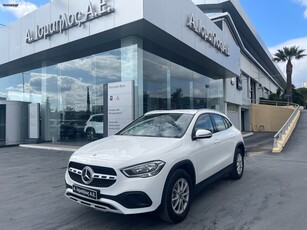 Mercedes-Benz GLA 180 '23 7G-DCT