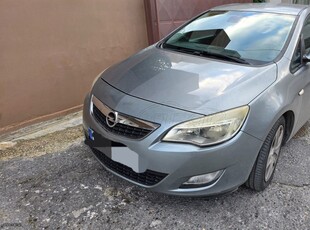 Opel Astra '11 J 120hp Turbo