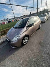 Peugeot 208 '12