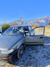 Toyota Corolla '90 sedan