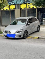 Mercedes-Benz B 180 '13