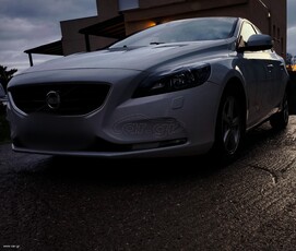 Volvo V40 '16