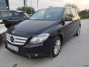 Mercedes-Benz B 200 '13