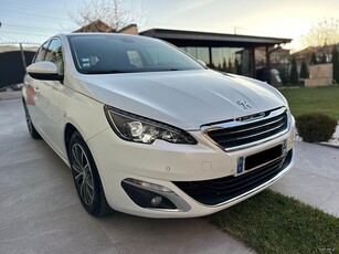 Peugeot 308 '15 white perla foul extra 130 hp