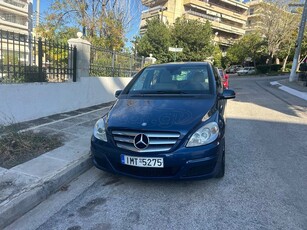 Mercedes-Benz B 180 '11