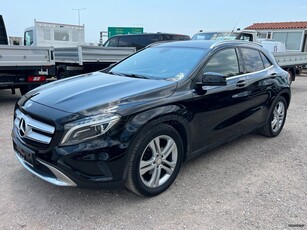 Mercedes-Benz GLA 180 '16 7G TRONIC F1 ΔΕΡΜΑ-NAVI-CAMERA