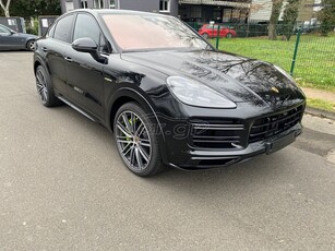 Porsche Cayenne '22 Turbo S E-Hybrid Coupe