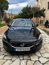 Volvo V40 '15