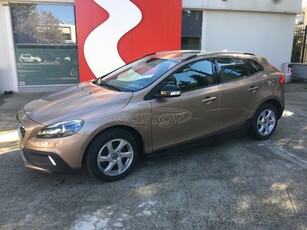 VOLVO V40 CROSS COUNTRY 2015