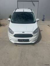 Ford Courier '17 Tourneo