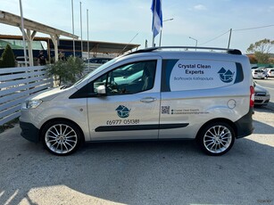 Ford Transit Courier '16