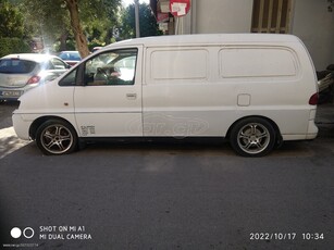 Hyundai H-1 '01