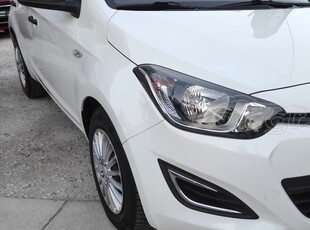 Hyundai i 20 '13 FIFA WORLD CUP EDITION