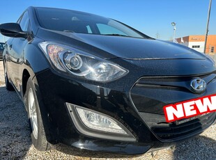 Hyundai i 30 '13 1.3 cc, book service !!