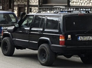 Jeep Cherokee '00 XJ LIMITED