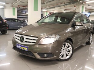 Mercedes B180 1.6 (2013)