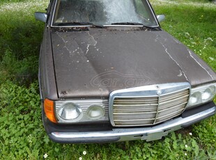 Mercedes-Benz 200 '80 123