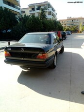 Mercedes-Benz 200 '86