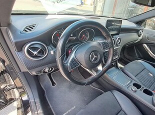 Mercedes-Benz A 180 '17 LOOK AMG