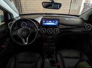 Mercedes-Benz B 200 '13