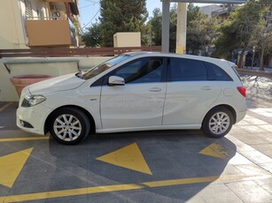 Mercedes-Benz B 200 '13 B 200 CDI