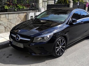 Mercedes-Benz CLA 180 '15 CLA Coupé 180d Urban AUTO