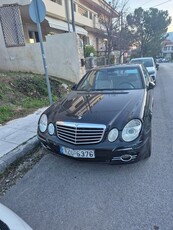 Mercedes-Benz E 200 '05 AVANTGARDE