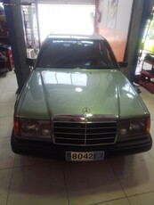 Mercedes-Benz E 200 '84