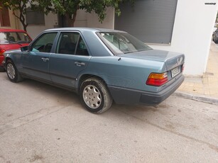 Mercedes-Benz E 200 '89 200 E