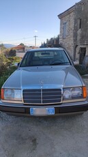 Mercedes-Benz E 200 '90