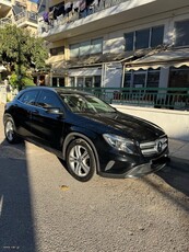 Mercedes-Benz GLA 180 '16 GLA 180