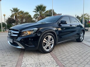 Mercedes-Benz GLA 180 '16 Urban