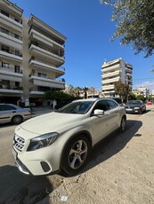 Mercedes-Benz GLA 180 '17 Urban-diesel -automatic