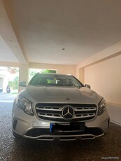 Mercedes-Benz GLA 180 '18 d Urban 7G-DCT