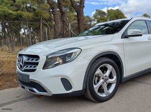 Mercedes-Benz GLA 180 '19 1.5D URBAN STYLE 7G-DCT F1-REVERSE CAMERA