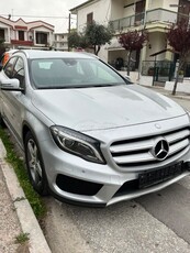 Mercedes-Benz GLA 200 '15 GLA 200 4matic AMG line