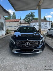 Mercedes-Benz GLA 200 '15 Urban 7G-DCT